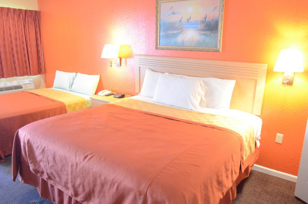 Texan Inn & Suites Louetta Cameră foto